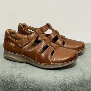 Clarks Unstructured Leather Appley Strap Sandals Womens Size 9 Brown